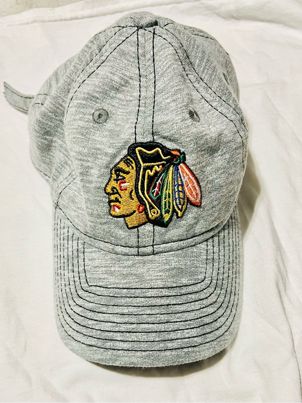 Chicago Blackhawks NHL Gray Embroidered Logo Baseball Cap